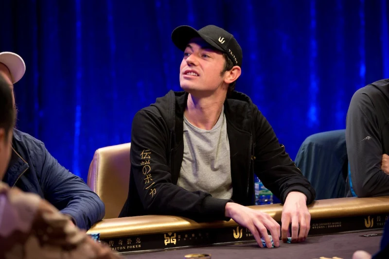 Tom Dwan - Huyền thoại của Poker thế giới với những hand bài thần sầu 
